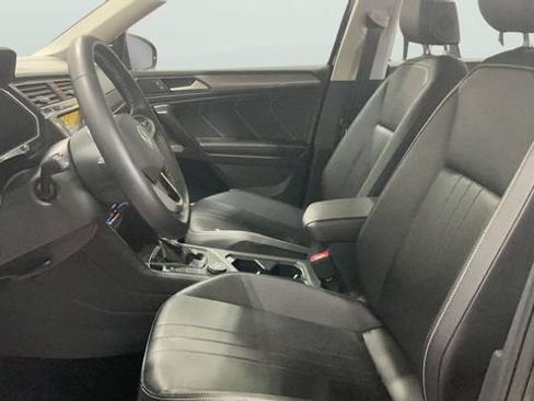Certified 2024 Volkswagen Tiguan SE AWD/4WD image 30
