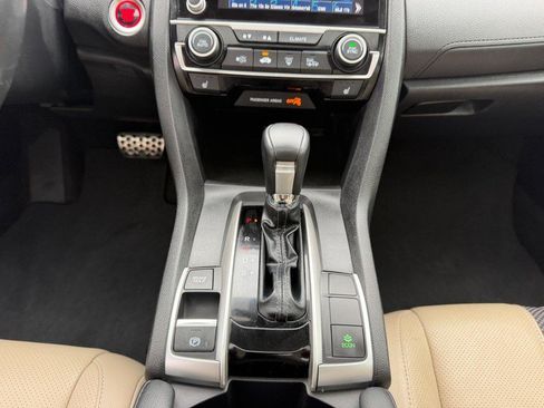 Used 2020 Honda Civic Touring image 16