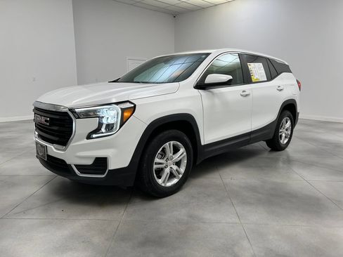 Used 2024 GMC Terrain SLE AWD/4WD image 4