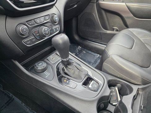 Used 2021 Jeep Cherokee Limited w/ Elite Package AWD/4WD image 35