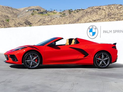 Used 2021 Chevrolet Corvette Stingray Preferred Conv w/ Z51 Performance Package RWD image 4