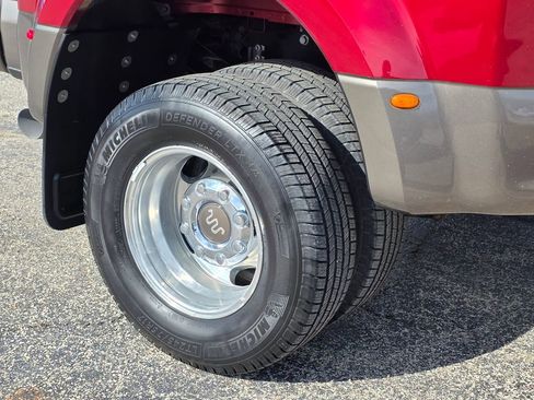 Used 2019 Ford F350 King Ranch w/ King Ranch Ultimate Package image 11