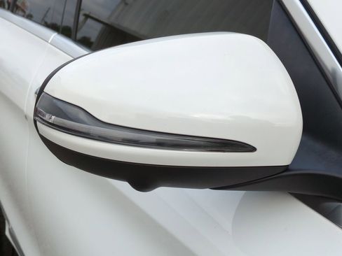 Used 2020 Mercedes-Benz C 300 Sedan image 12