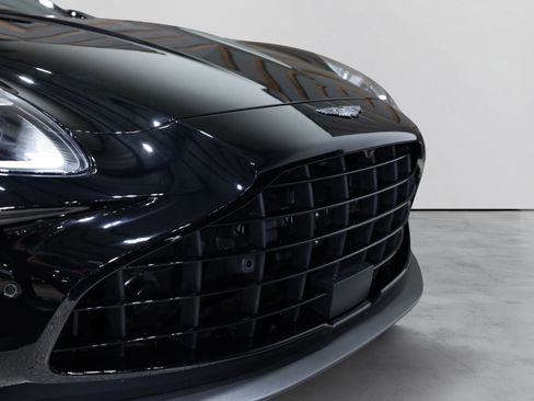 Used 2026 Aston Martin V8 Vantage Coupe RWD image 29