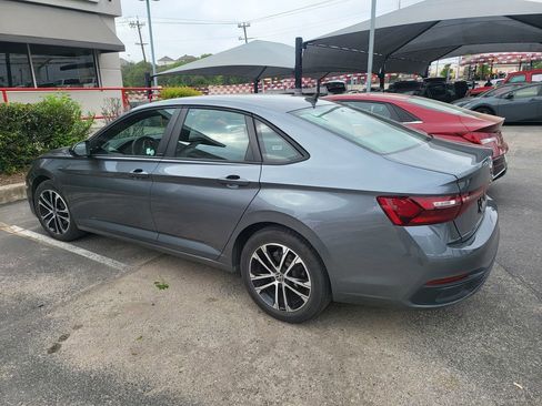 Used 2025 Volkswagen Jetta Sport image 11