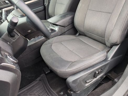 Used 2019 Ford Explorer XLT w/ Equipment Group 201A image 13