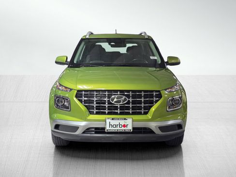 Certified 2023 Hyundai Venue SEL image 2