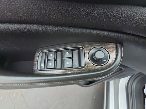 Used 2016 Chevrolet Malibu LT FWD image 18