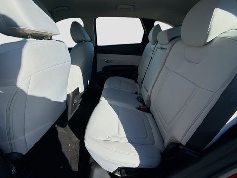 New 2026 Hyundai Tucson SE image 17