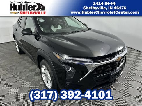 Used 2024 Chevrolet Trax LS w/ LS Convenience Package FWD image 1