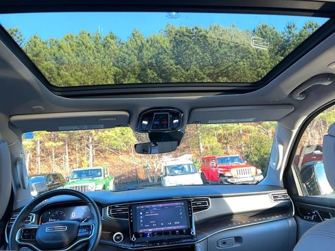 Used 2023 Jeep Grand Wagoneer L 4WD image 27