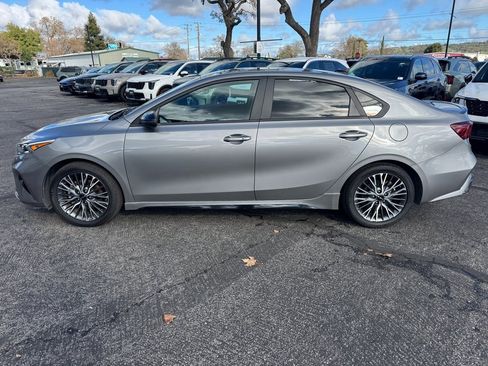 Used 2022 Kia Forte GT-Line w/ GT-Line Premium Package image 2