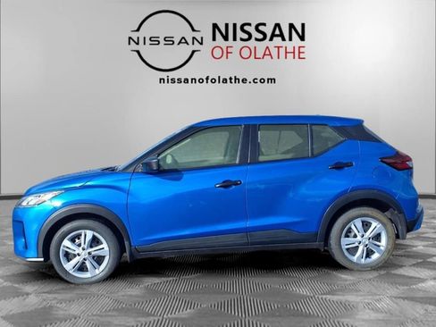 Certified 2025 Nissan Kicks Play S image 17
