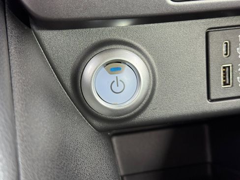 Used 2025 Nissan Leaf S image 24