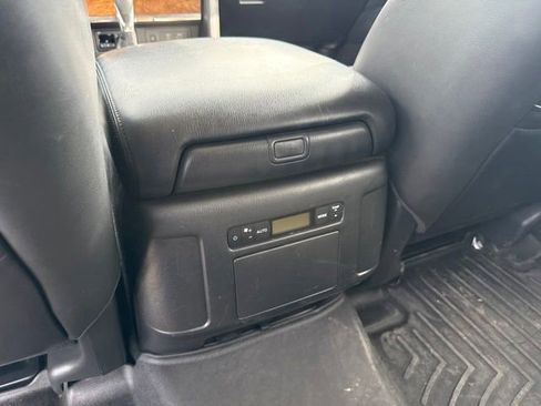 Used 2022 Nissan Armada SL AWD/4WD image 18