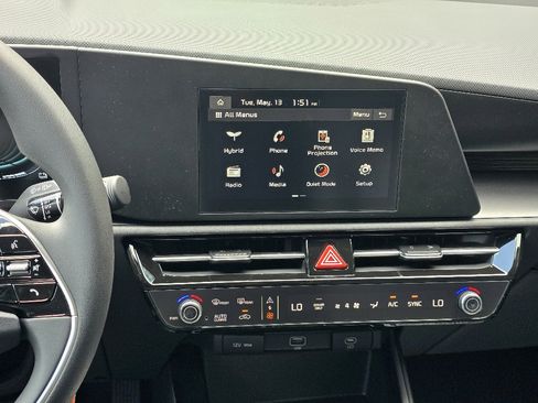 New 2025 Kia Niro LX FWD image 8