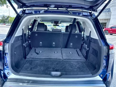 Used 2025 Nissan Pathfinder SL AWD/4WD image 25