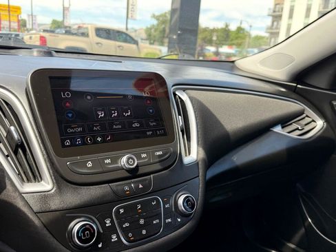 Used 2022 Chevrolet Malibu LT image 21