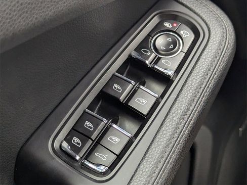 Used 2021 Porsche Macan S w/ Premium Package Plus image 18
