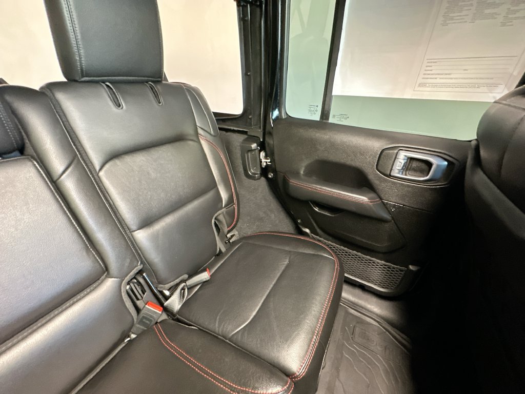 Used 2022 Jeep Wrangler Unlimited Rubicon w/ LED Lighting Group AWD/4WD image 14