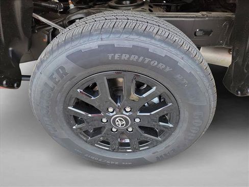 Used 2025 Toyota Tacoma SR5 AWD/4WD image 7