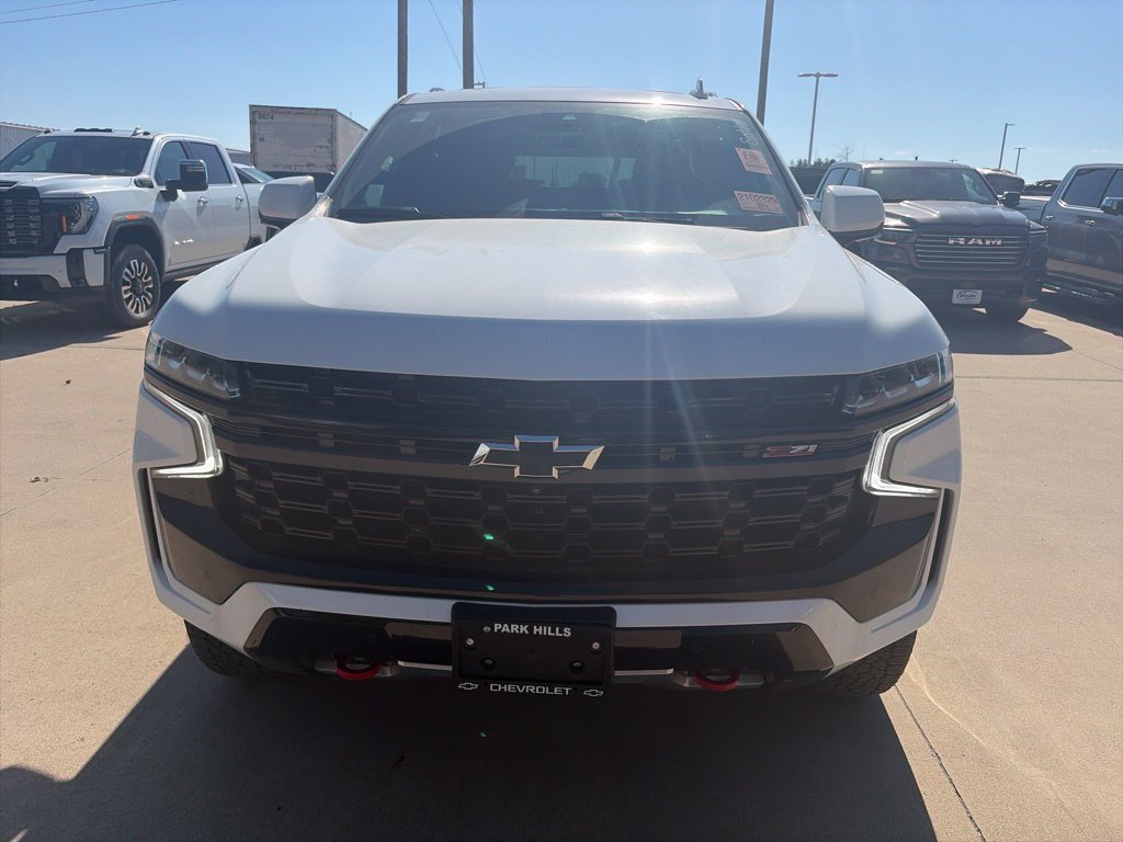 Used 2024 Chevrolet Tahoe Z71 w/ Luxury Package AWD/4WD image 4