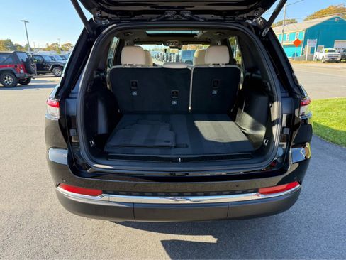 Used 2023 Jeep Grand Cherokee 4WD 4xe w/ Luxury Tech Group II image 8