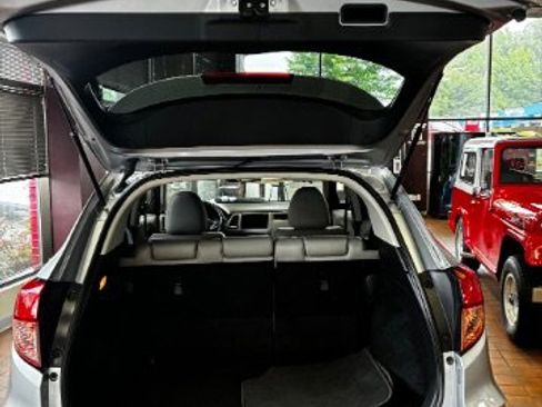 Used 2018 Honda HR-V EX-L image 12