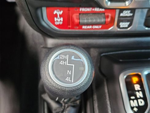 Used 2024 Jeep Gladiator Rubicon image 17