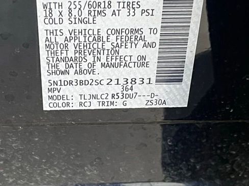 Used 2025 Nissan Pathfinder SV w/ SV Premium Package image 28