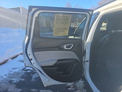 Used 2023 Jeep Compass Latitude w/ Sun and Sound Group image 21