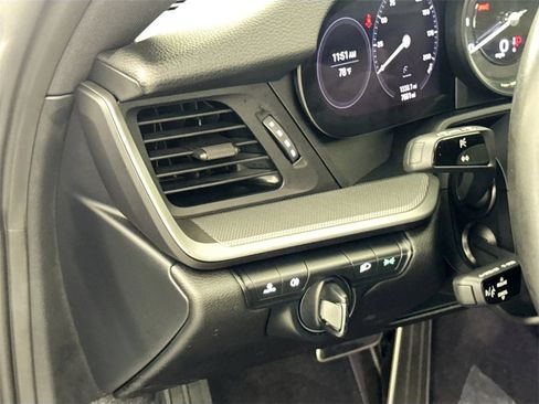 Used 2024 Porsche 911 Carrera image 10