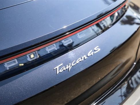 Used 2022 Porsche Taycan 4S image 10