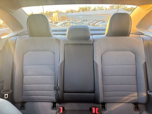 Used 2025 Volkswagen Jetta SE image 39