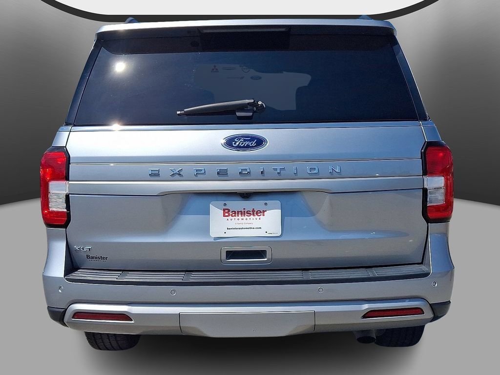 Used 2024 Ford Expedition XLT AWD/4WD image 5