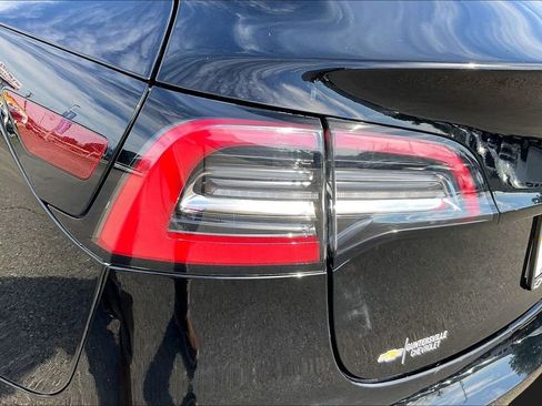 Used 2018 Tesla Model 3 Long Range RWD image 27