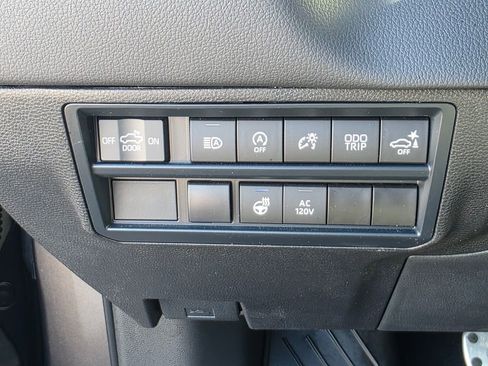 Used 2025 Toyota Tundra Limited image 28