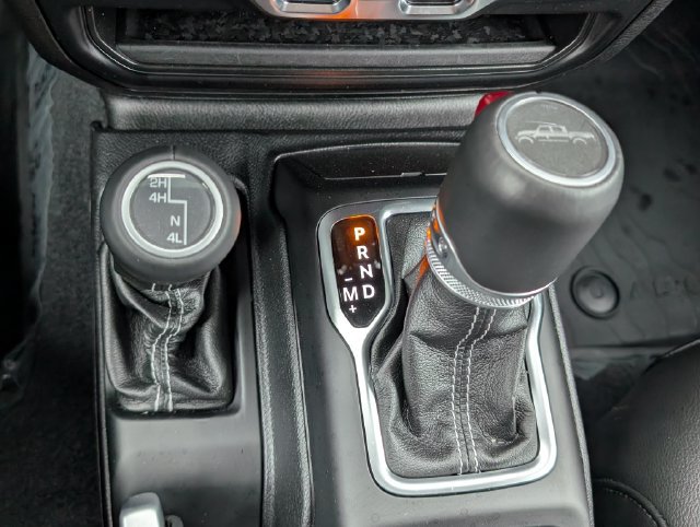 Used 2021 Jeep Gladiator Overland w/ Popular Equipment Package AWD/4WD image 26