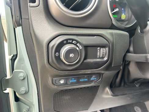 Used 2023 Jeep Wrangler Unlimited Rubicon 4xe image 8