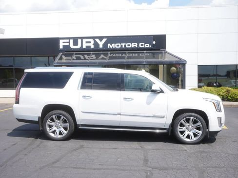 Used 2016 Cadillac Escalade ESV Luxury AWD/4WD image 1