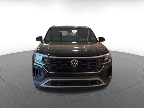 Used 2025 Volkswagen Atlas Cross Sport SE image 4