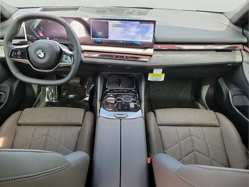 New 2027 BMW 530i xDrive w/ Premium Package AWD/4WD image 13