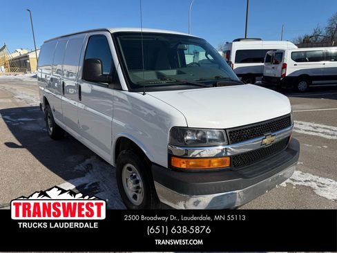 Used 2017 Chevrolet Express 3500 image 7