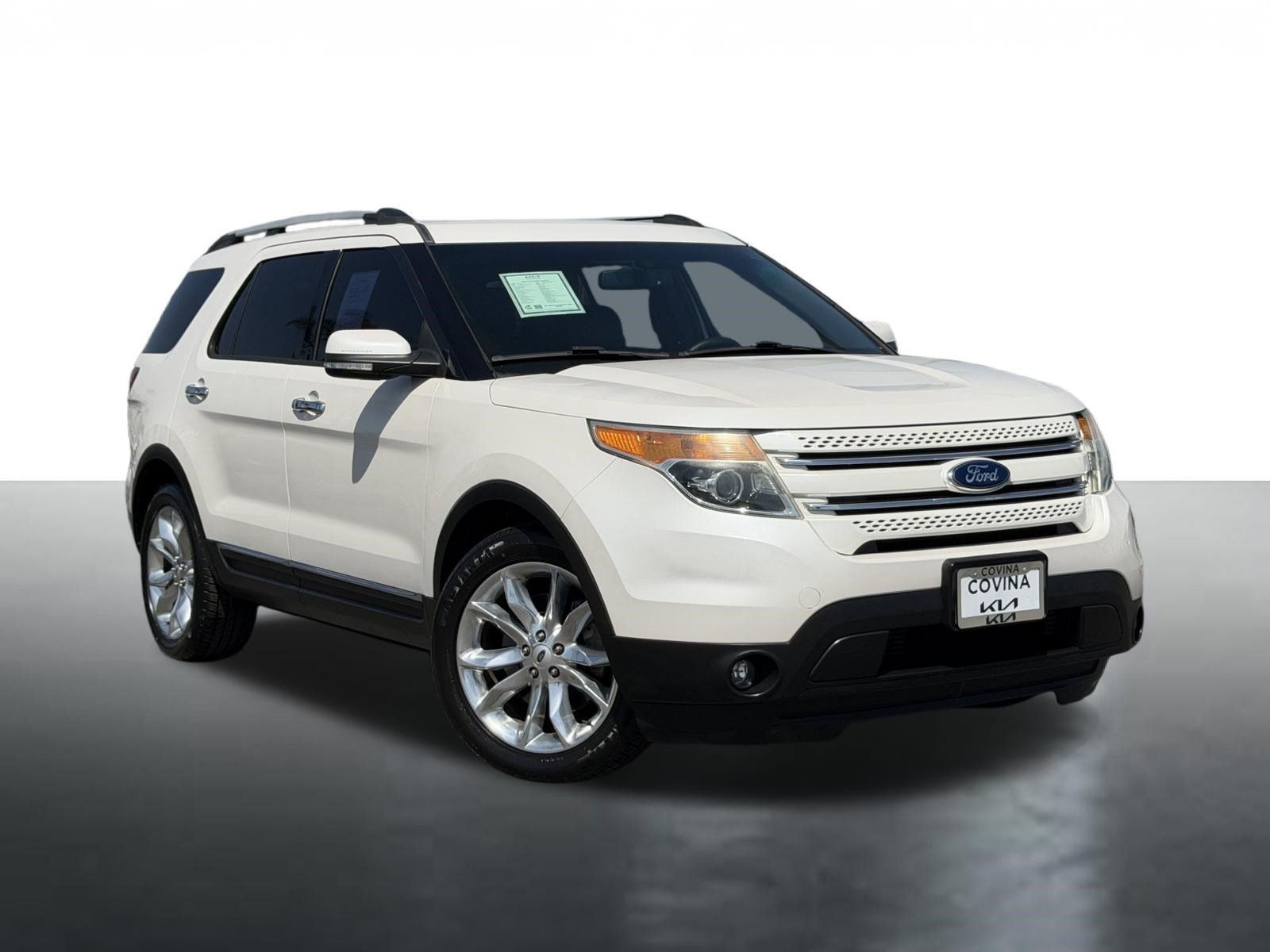 Used 2015 Ford Explorer Limited w/ Equipment Group 301A FWD image 2