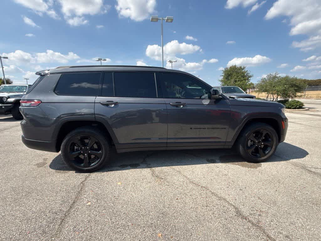Used 2024 Jeep Grand Cherokee L Limited w/ Black Appearance Package RWD image 6