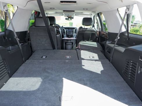 Used 2018 Cadillac Escalade ESV Premium Luxury AWD/4WD image 9