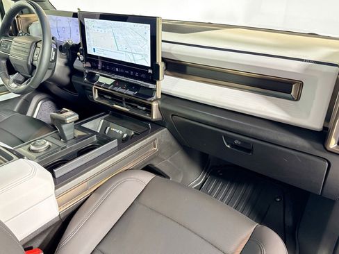 Used 2024 GMC Hummer EV 2X image 27