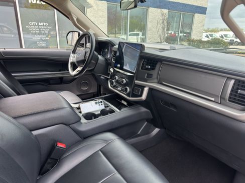 Used 2019 Ford Explorer XLT w/ Class III Trailer Tow Package image 10