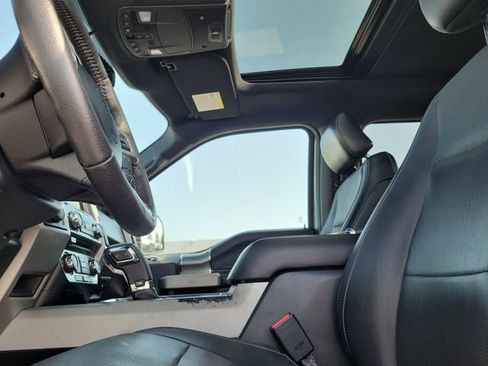 Used 2015 Ford F150 Lariat RWD image 19