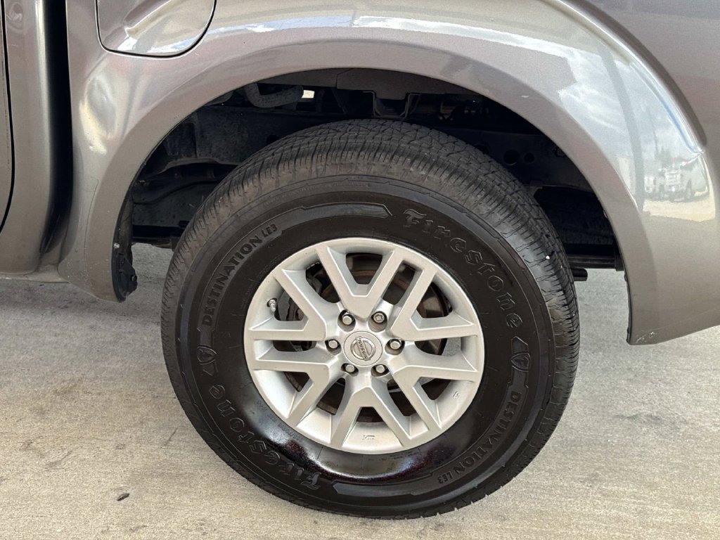 Used 2016 Nissan Frontier SV w/ SV Value Truck Package RWD image 5